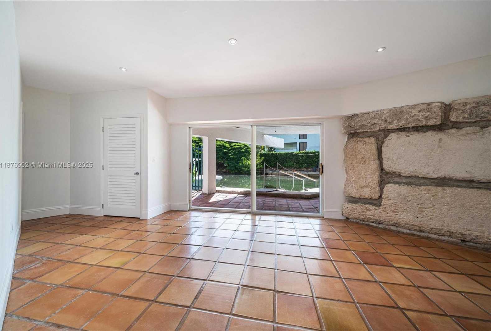 Small Image of 2120 SOUTH BAYSHORE DR, Miami Number 20