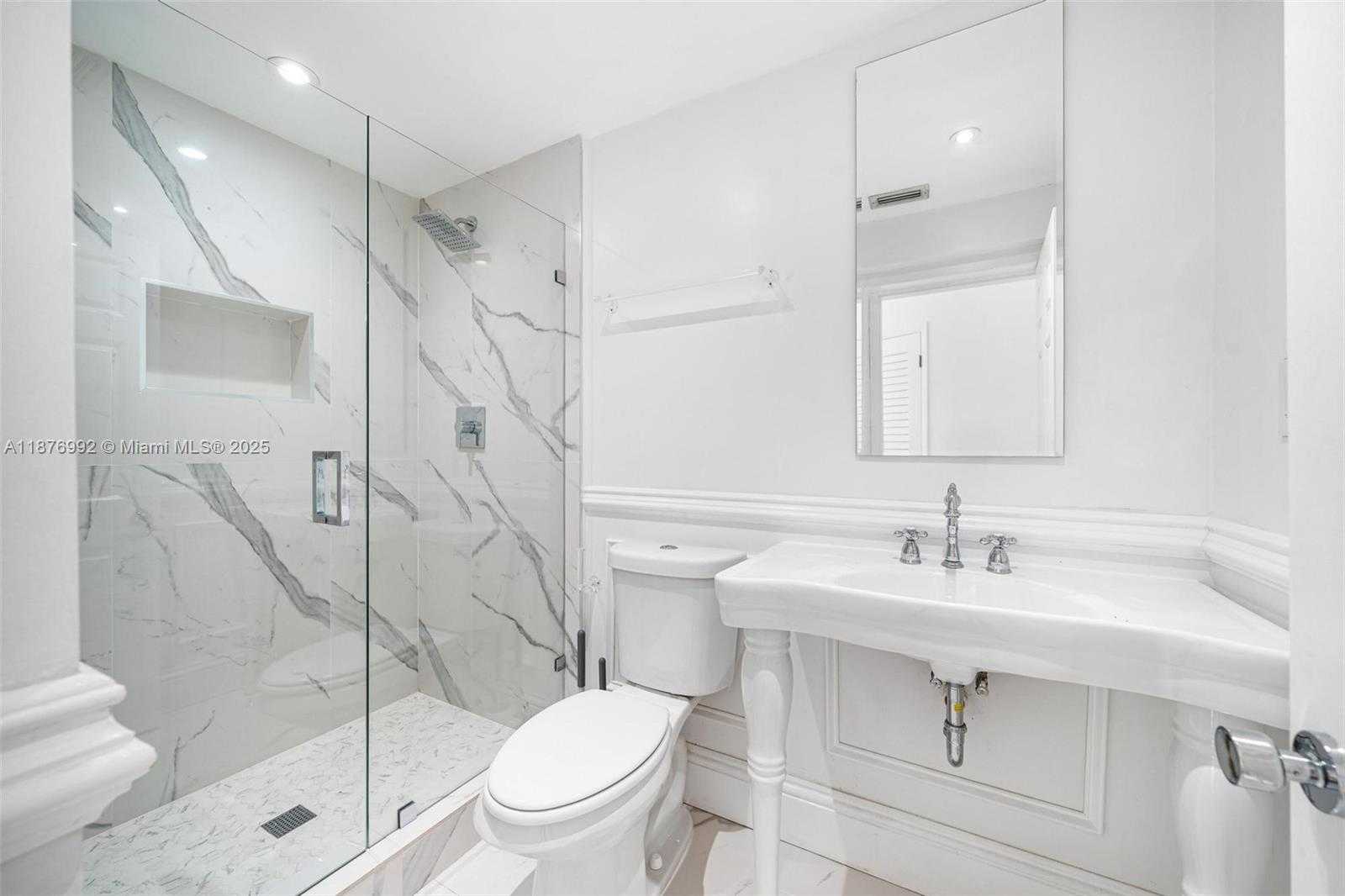 Small Image of 2120 SOUTH BAYSHORE DR, Miami Number 23