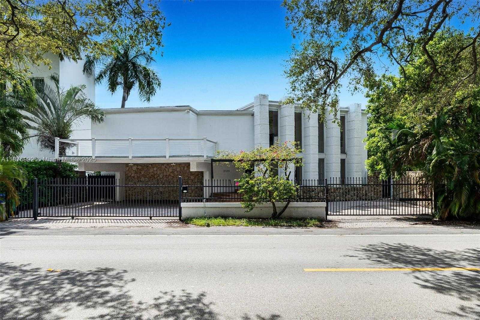 Small Image of 2120 SOUTH BAYSHORE DR, Miami Number 24