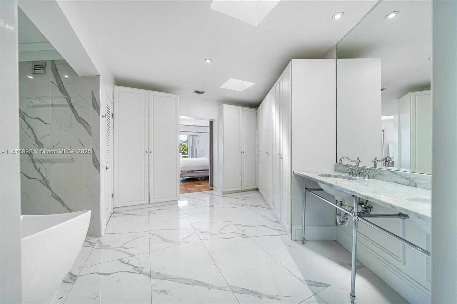 Small Image of 2120 SOUTH BAYSHORE DR, Miami Number 9