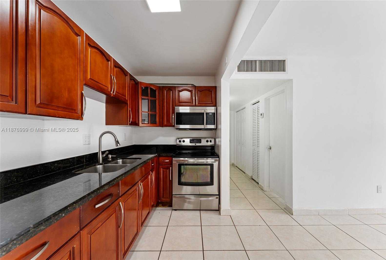 Small Image of 4300 NORTH WEST 79TH AVE #1E, Doral Number 6
