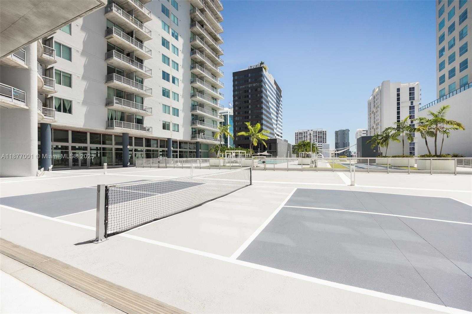Small Image of 690 SOUTH WEST 1ST CT #PHI10, Miami Number 28