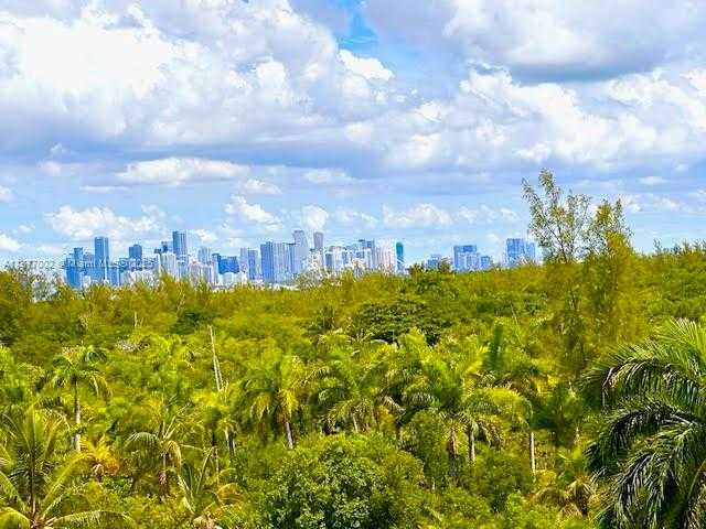 Small Image of 155 OCEAN LANE DR #706, Key Biscayne Number 2