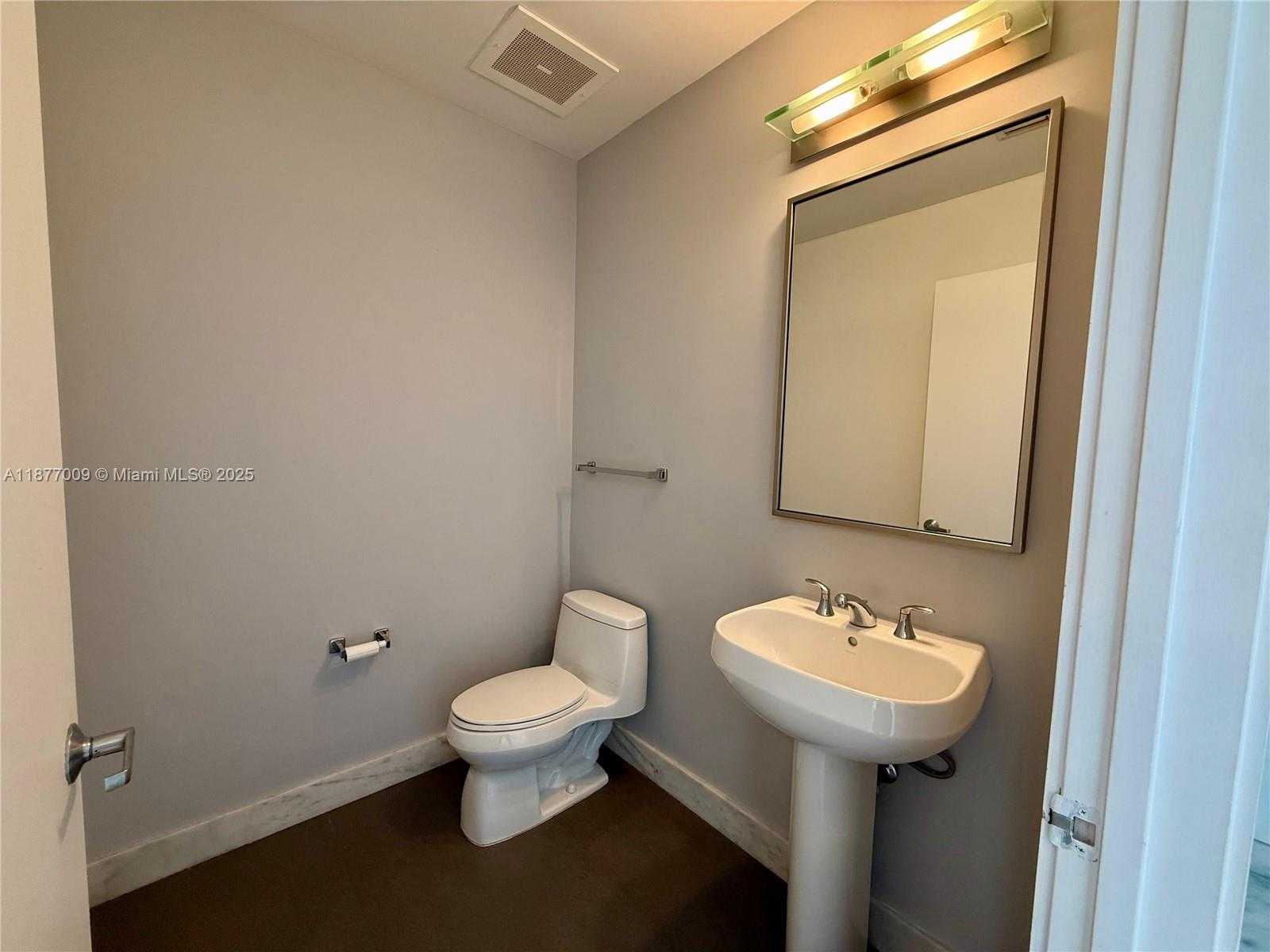 Small Image of 1060 BRICKELL AVE #4305, Miami Number 21