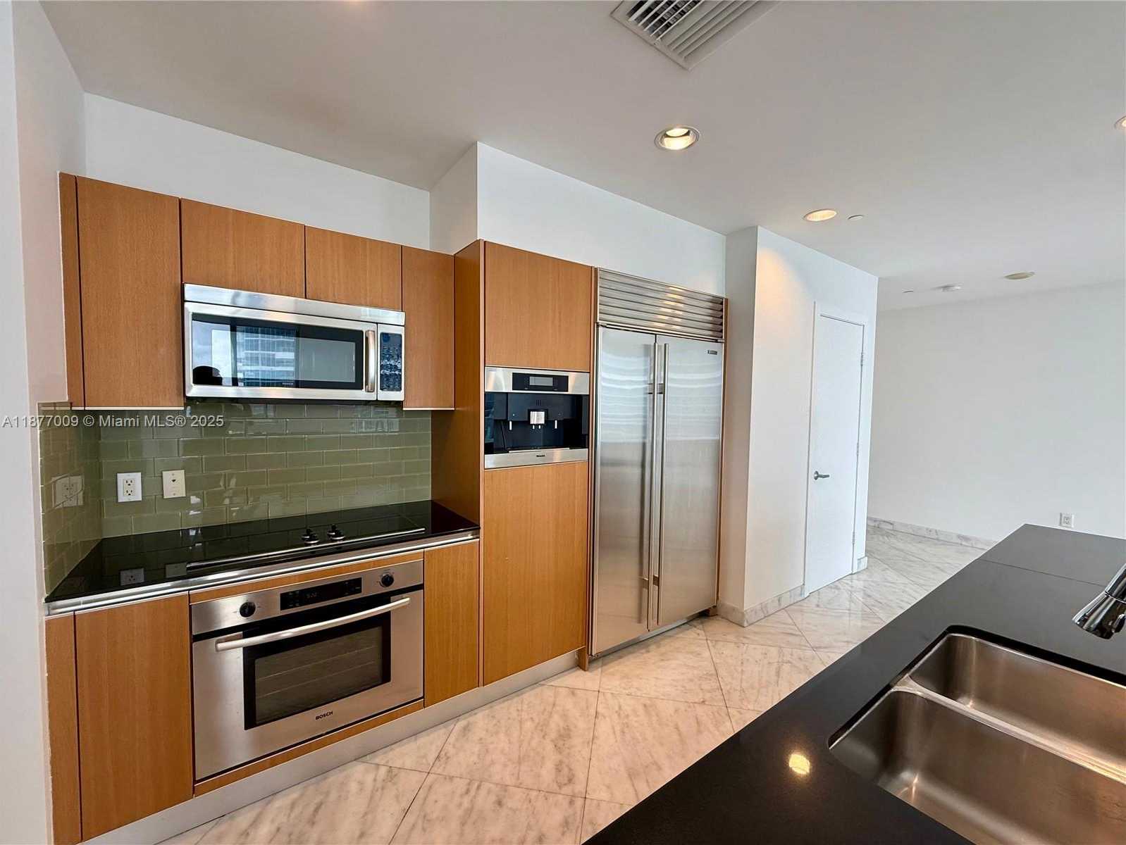 Small Image of 1060 BRICKELL AVE #4305, Miami Number 6