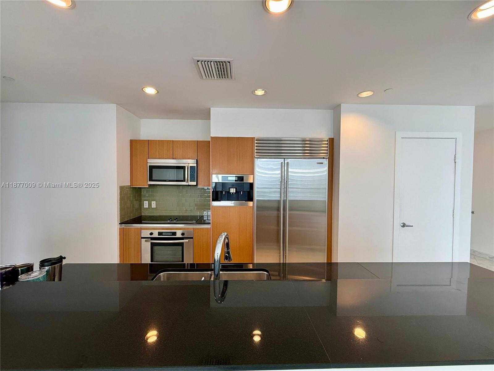 Small Image of 1060 BRICKELL AVE #4305, Miami Number 7