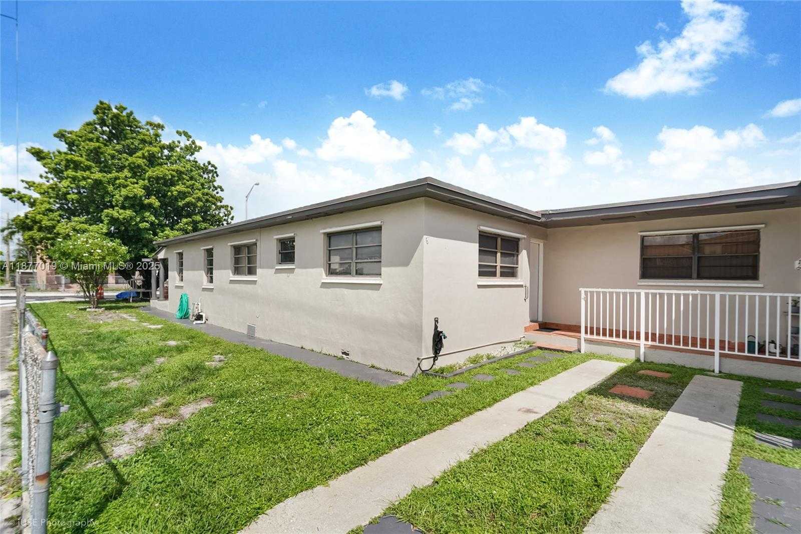 Small Image of 1321 WEST 2ND AVE #1321, Hialeah Number 15