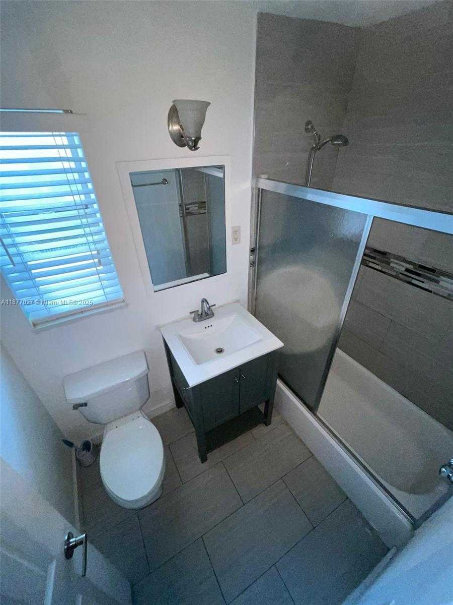 Small Image of 505 74TH ST #A5, Miami Beach Number 3