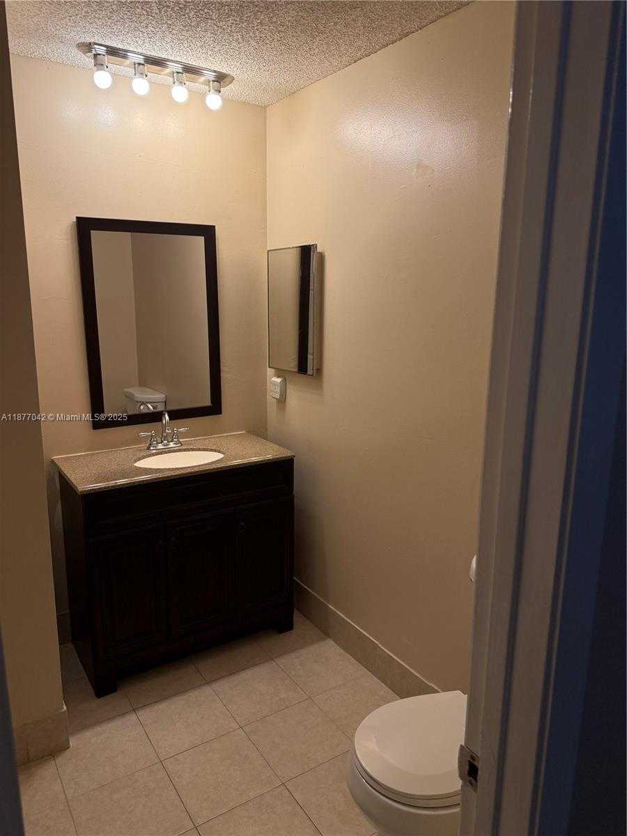 Small Image of 5224 GATE LAKE RD #5224, Tamarac Number 19