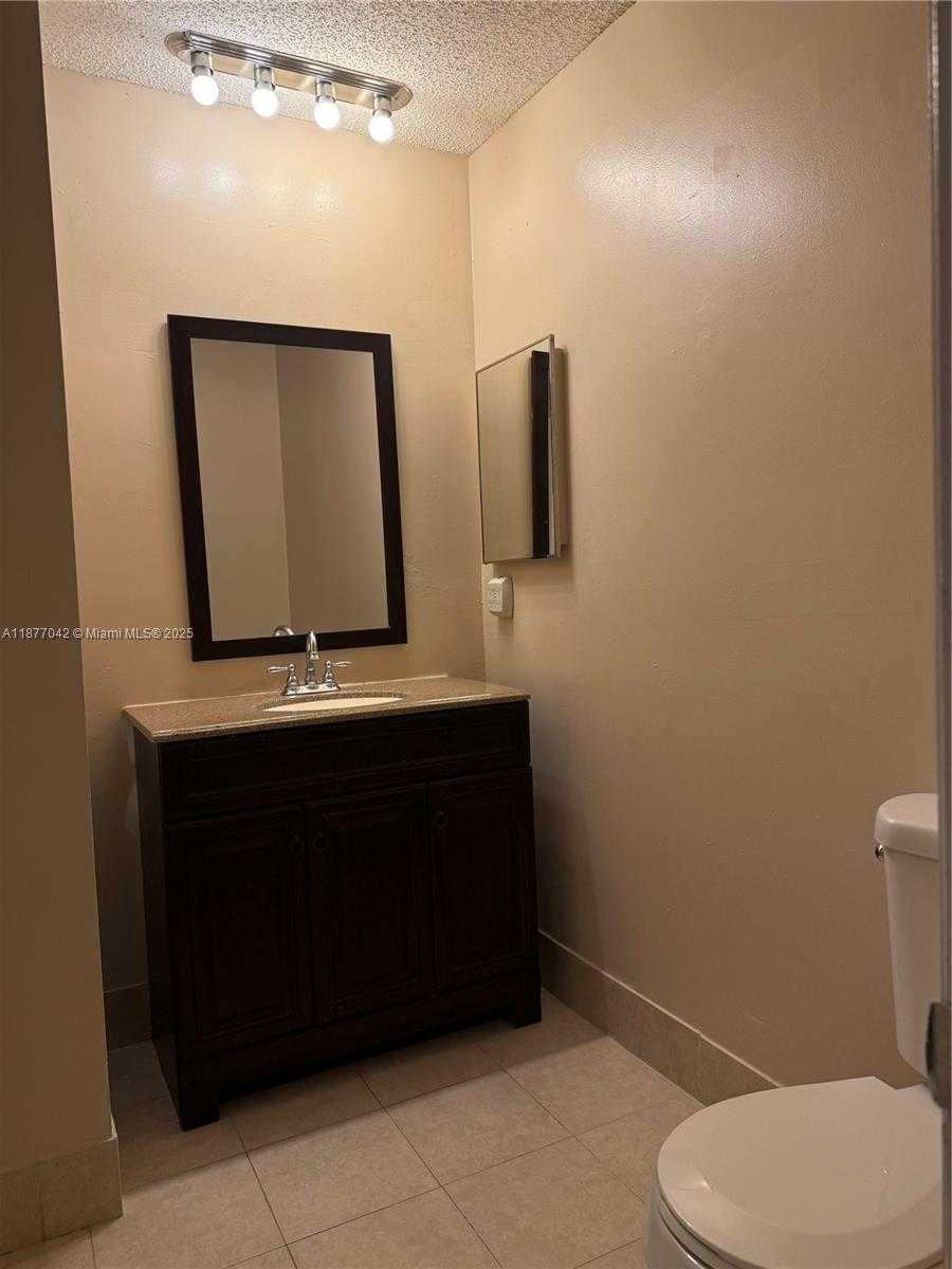 Small Image of 5224 GATE LAKE RD #5224, Tamarac Number 20