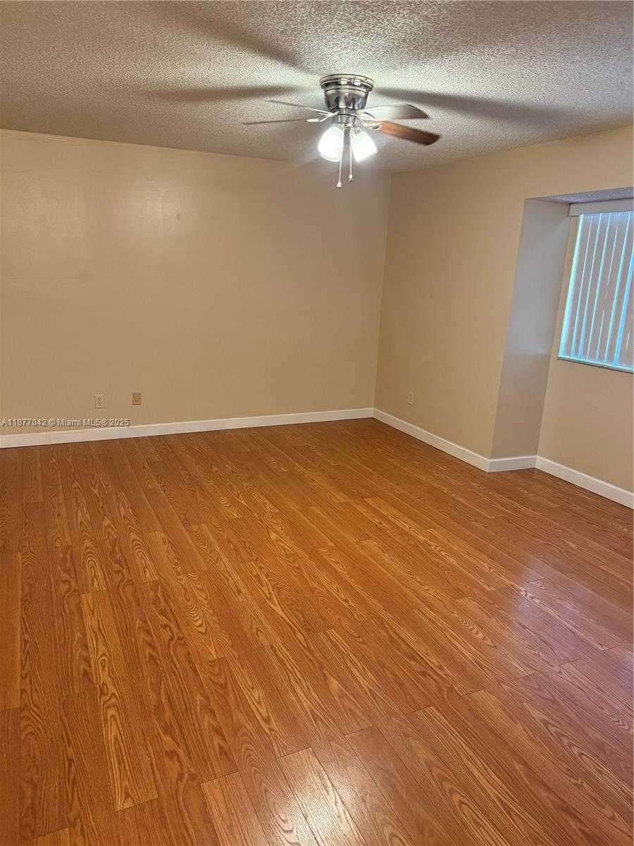 Small Image of 5224 GATE LAKE RD #5224, Tamarac Number 25