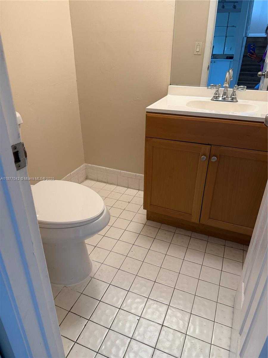 Small Image of 5224 GATE LAKE RD #5224, Tamarac Number 27