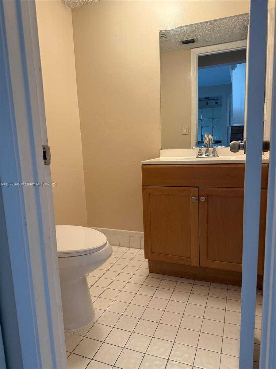 Small Image of 5224 GATE LAKE RD #5224, Tamarac Number 28