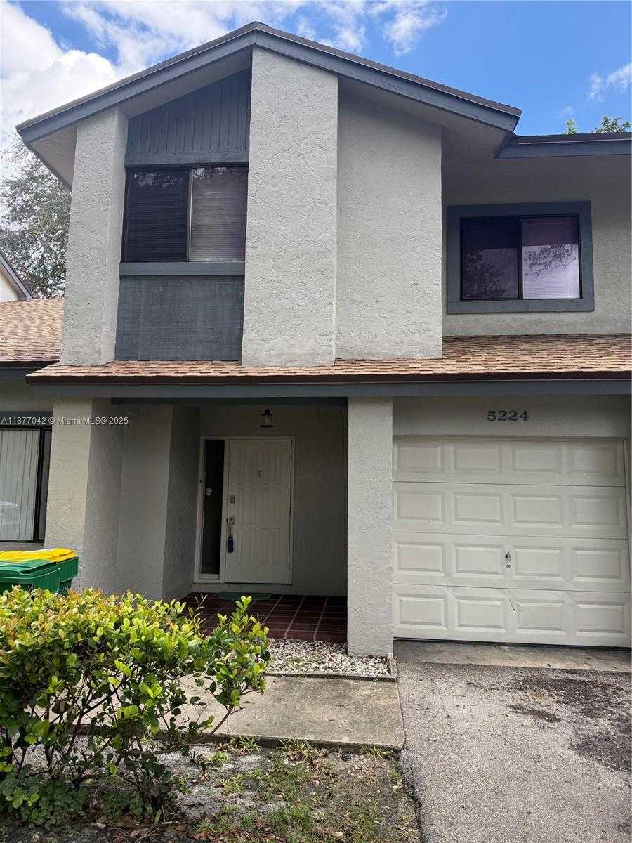 Small Image of 5224 GATE LAKE RD #5224, Tamarac Number 3