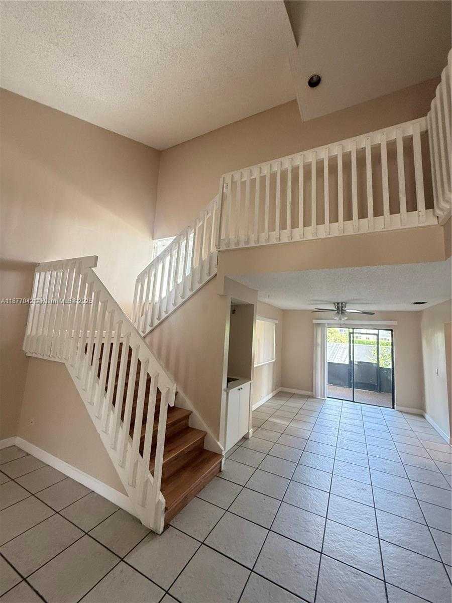 Small Image of 5224 GATE LAKE RD #5224, Tamarac Number 4