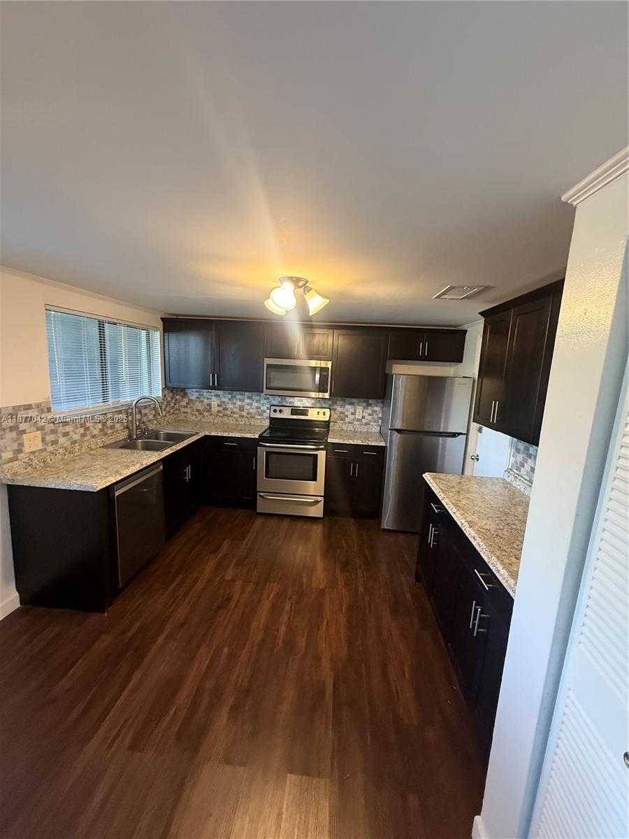 Small Image of 5224 GATE LAKE RD #5224, Tamarac Number 6
