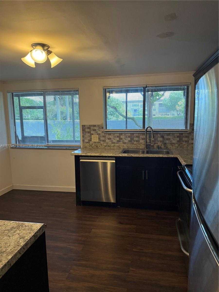Small Image of 5224 GATE LAKE RD #5224, Tamarac Number 8