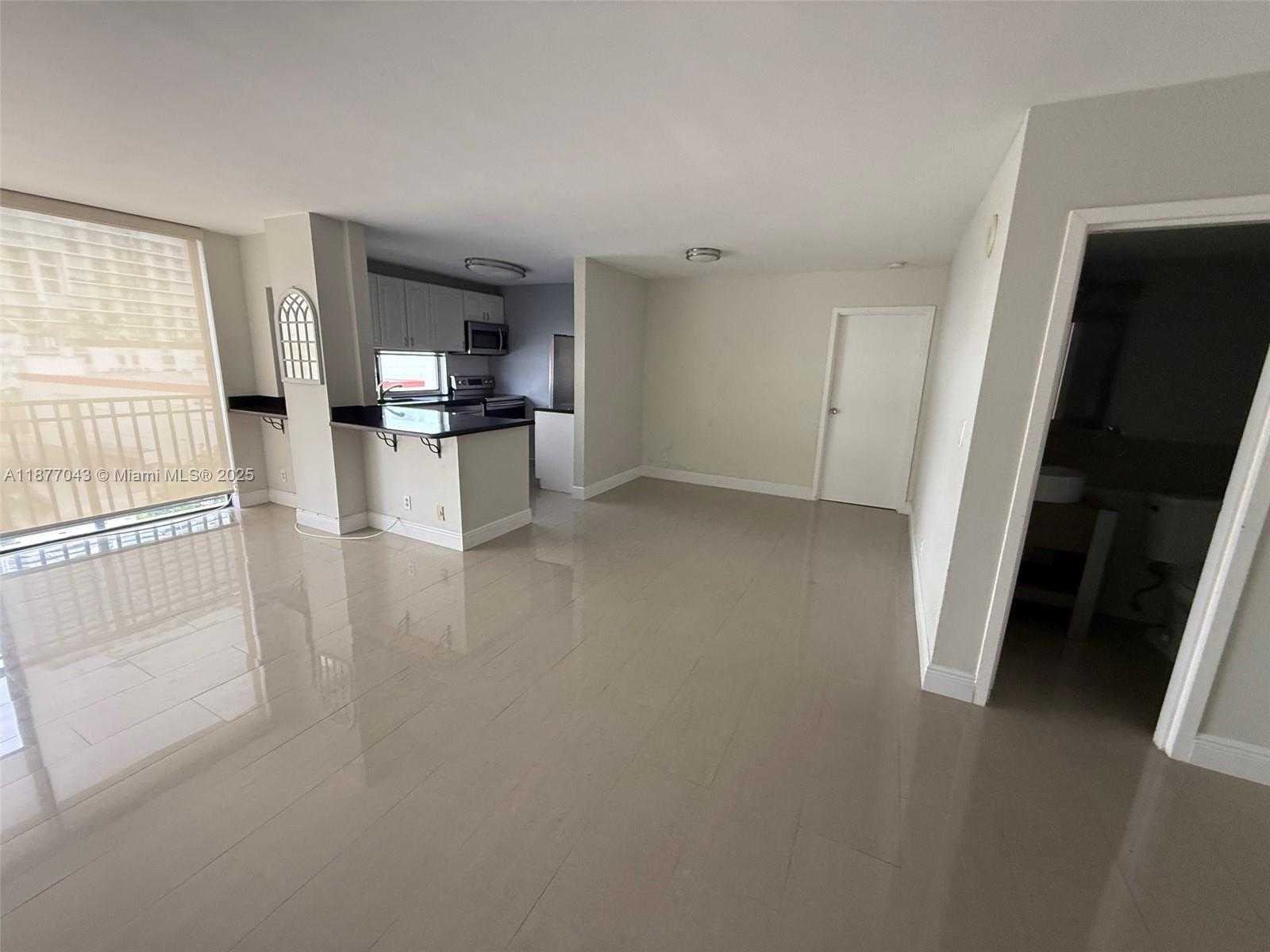 Small Image of 16909 NORTH BAY RD #712, Sunny Isles Beach Number 31