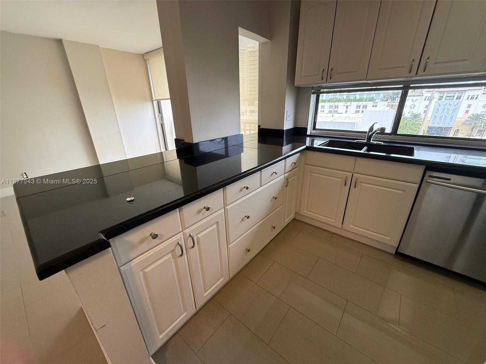 Small Image of 16909 NORTH BAY RD #712, Sunny Isles Beach Number 37