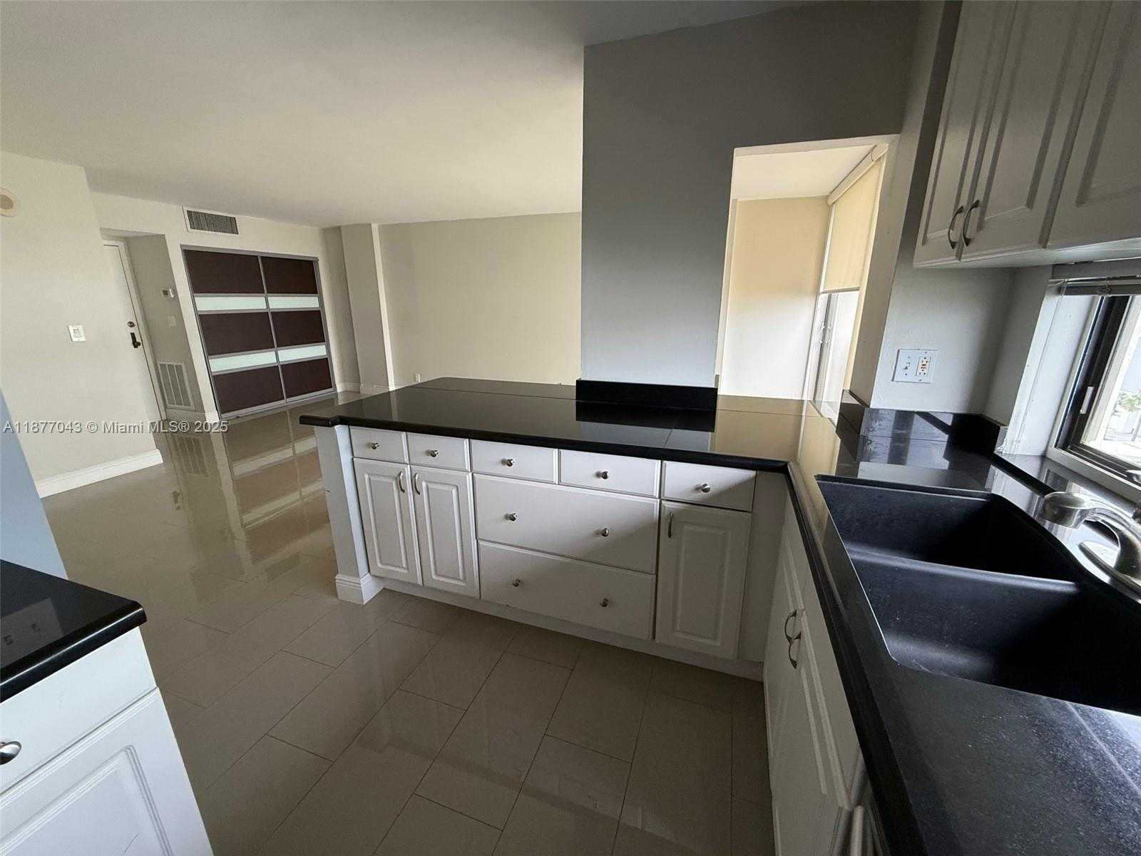 Small Image of 16909 NORTH BAY RD #712, Sunny Isles Beach Number 39