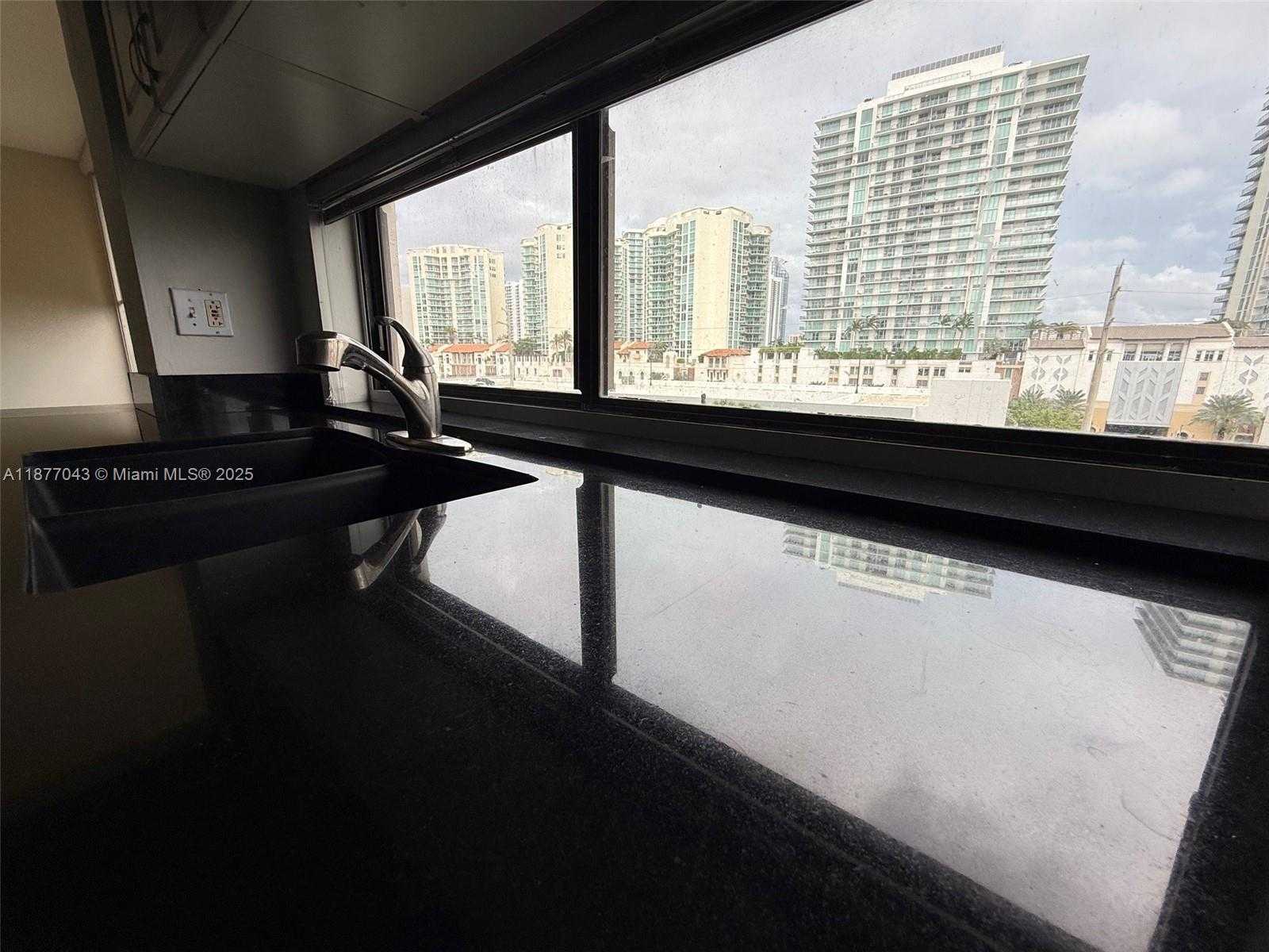 Small Image of 16909 NORTH BAY RD #712, Sunny Isles Beach Number 40