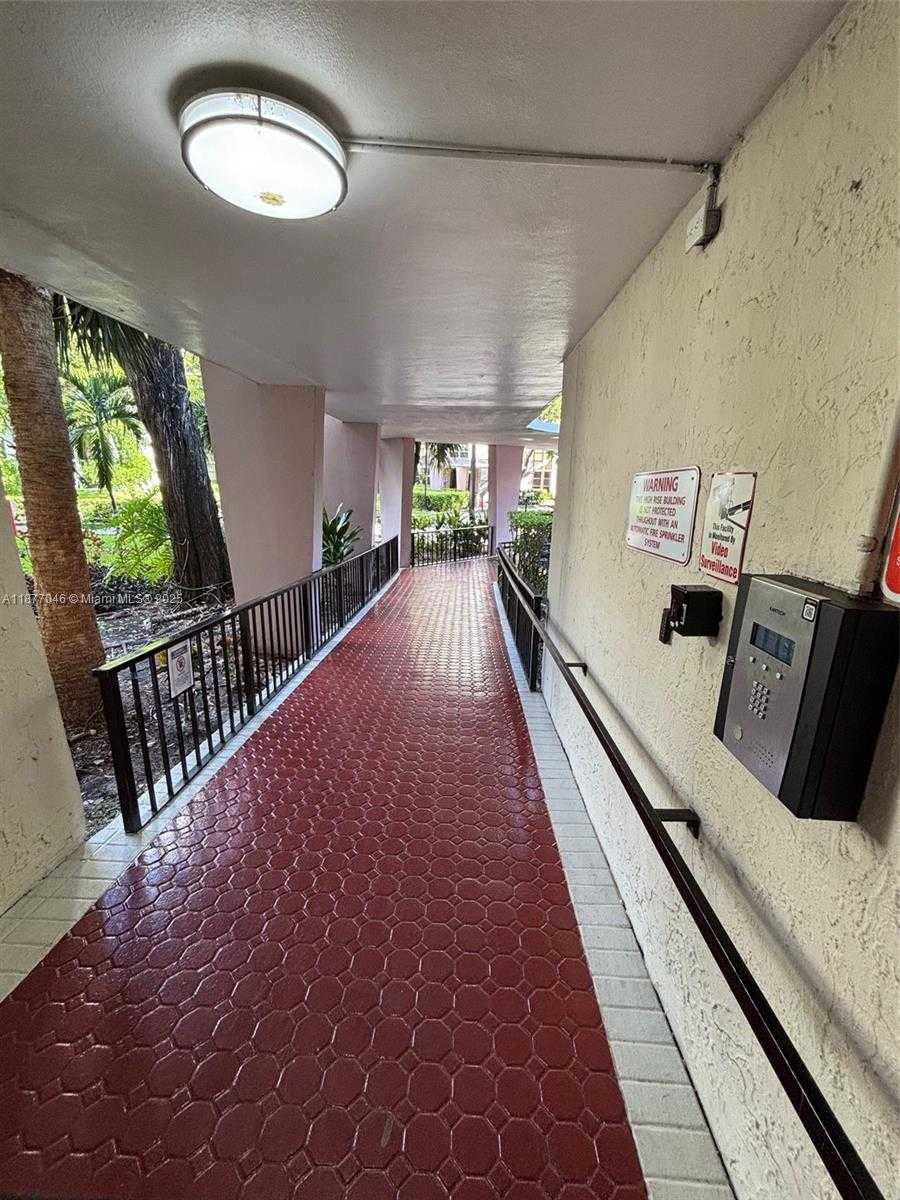Small Image of 17011 NORTH BAY RD #204, Sunny Isles Beach Number 23