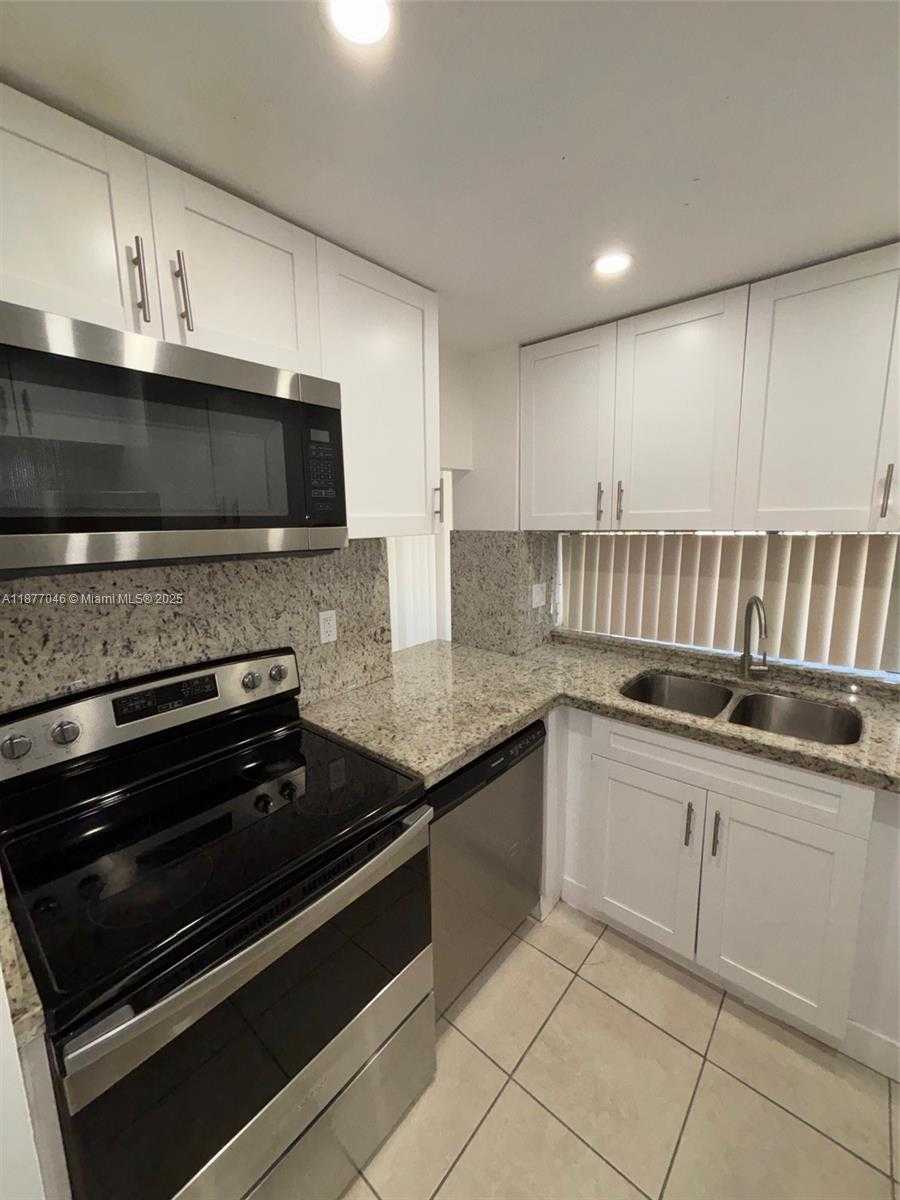 Small Image of 17011 NORTH BAY RD #204, Sunny Isles Beach Number 26