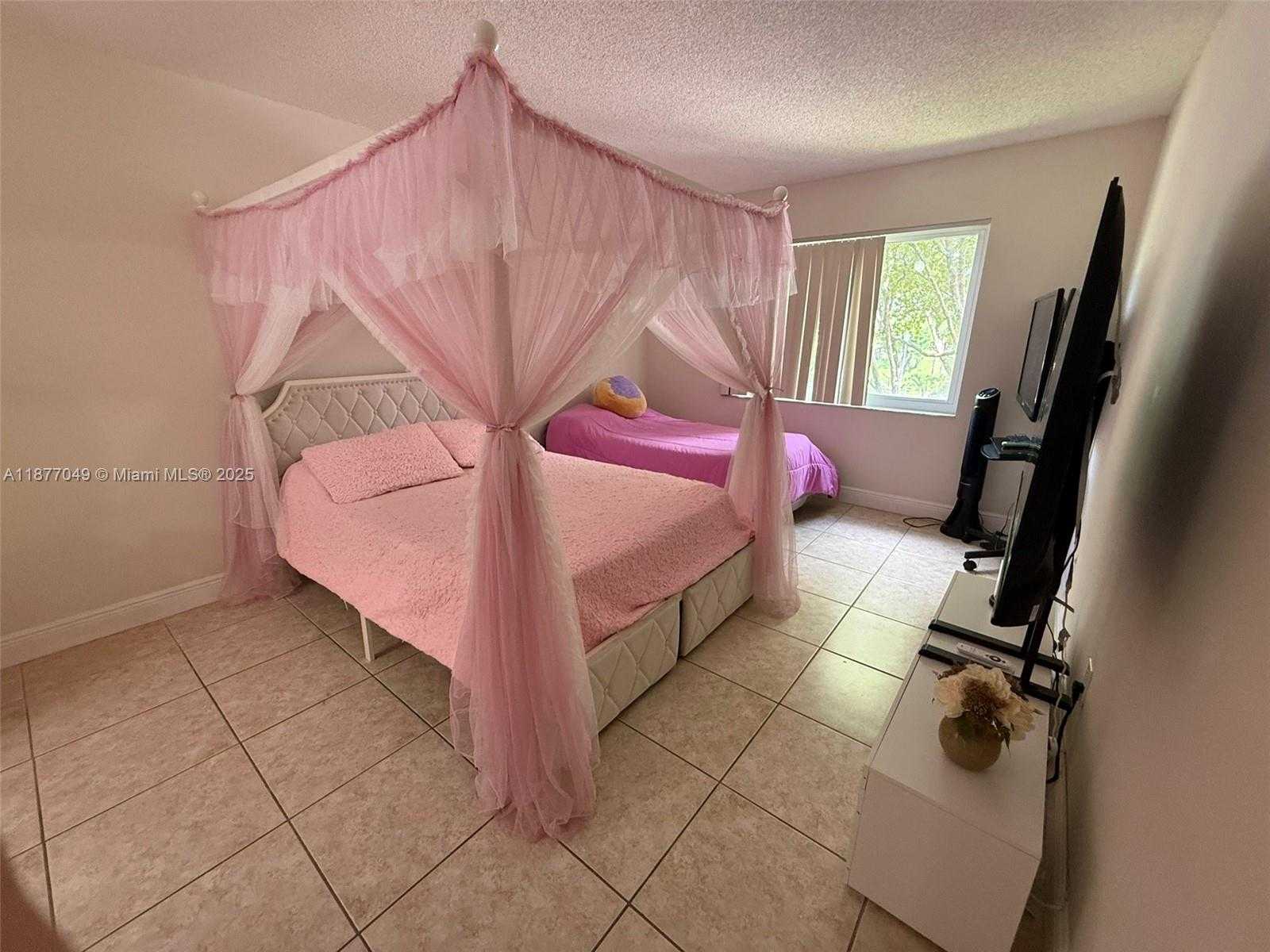 Small Image of 8101 CAMINO REAL #C315, Miami Number 11