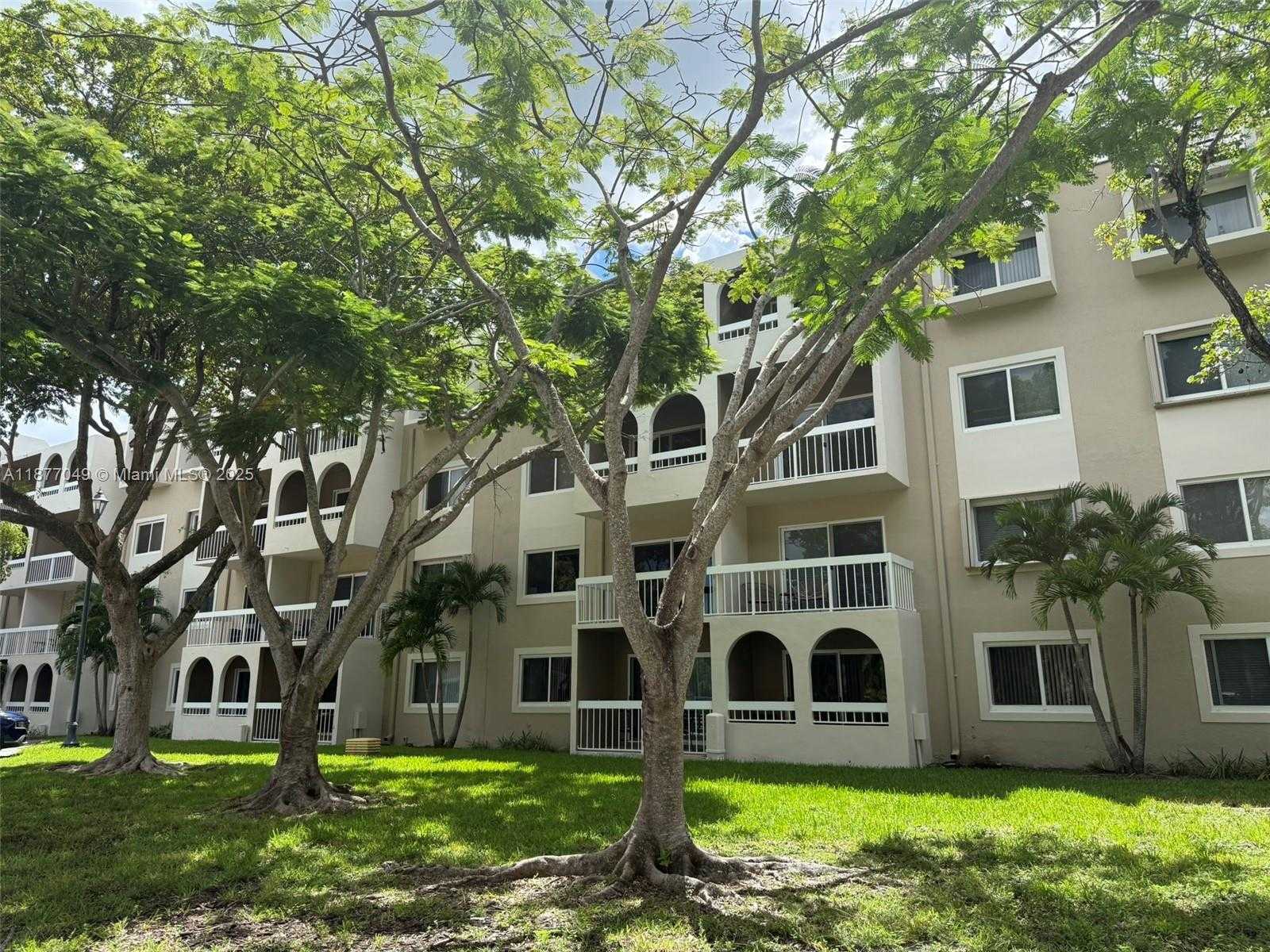 Small Image of 8101 CAMINO REAL #C315, Miami Number 23