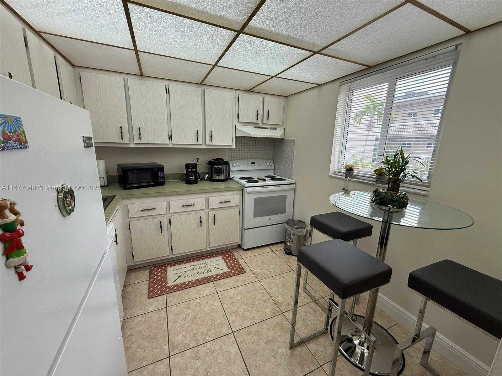 Small Image of 8101 CAMINO REAL #C315, Miami Number 6