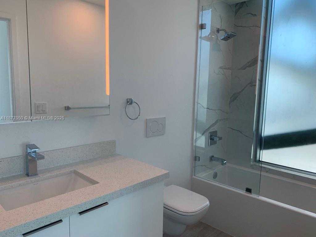 Small Image of 8425 CRESPI BLVD #401, Miami Beach Number 12