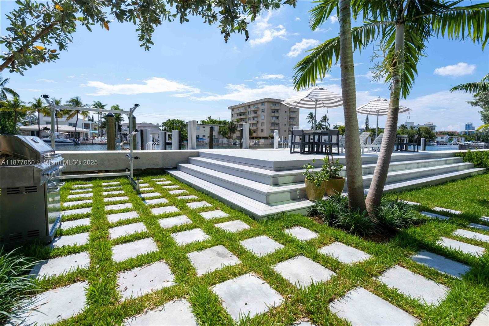 Small Image of 8425 CRESPI BLVD #401, Miami Beach Number 16