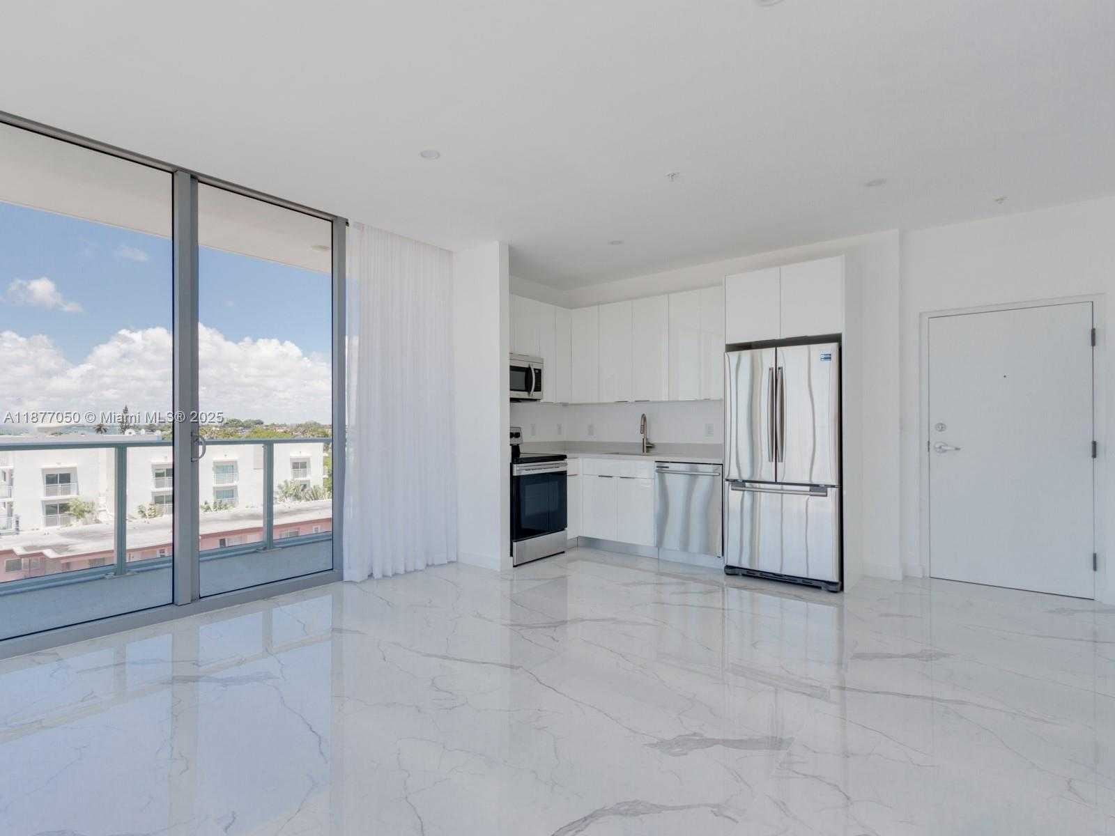 Small Image of 8425 CRESPI BLVD #401, Miami Beach Number 5