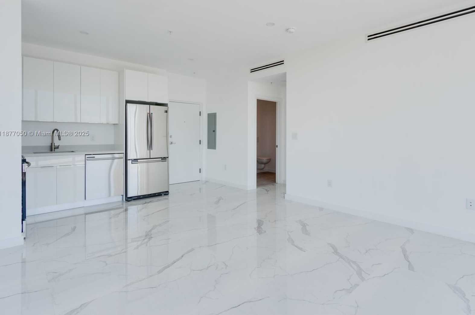 Small Image of 8425 CRESPI BLVD #401, Miami Beach Number 7