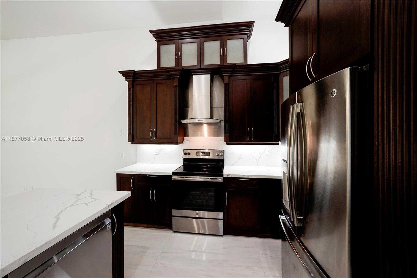 Small Image of 2527 JARDIN DR, Weston Number 11