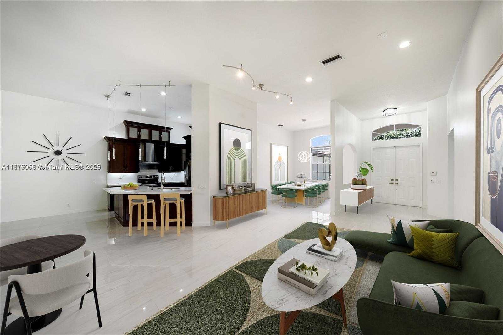 Small Image of 2527 JARDIN DR, Weston Number 2