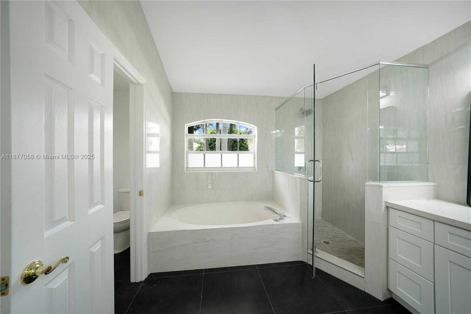 Small Image of 2527 JARDIN DR, Weston Number 21