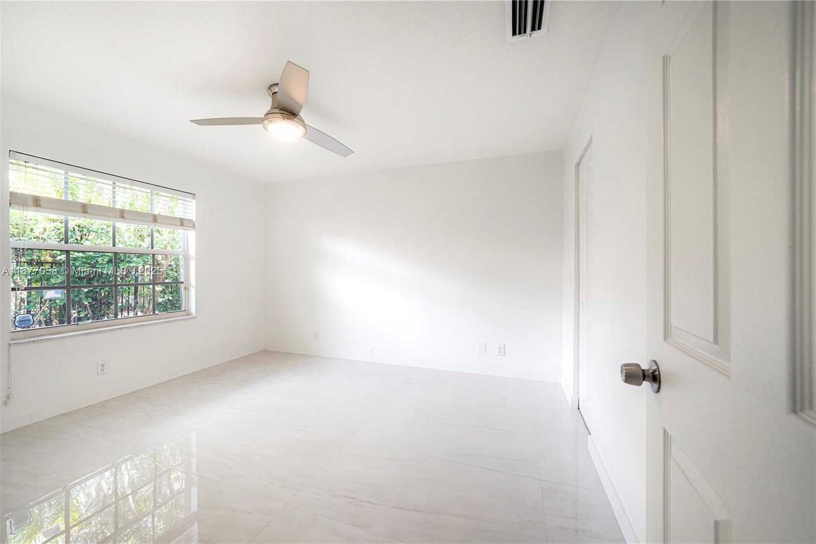 Small Image of 2527 JARDIN DR, Weston Number 29