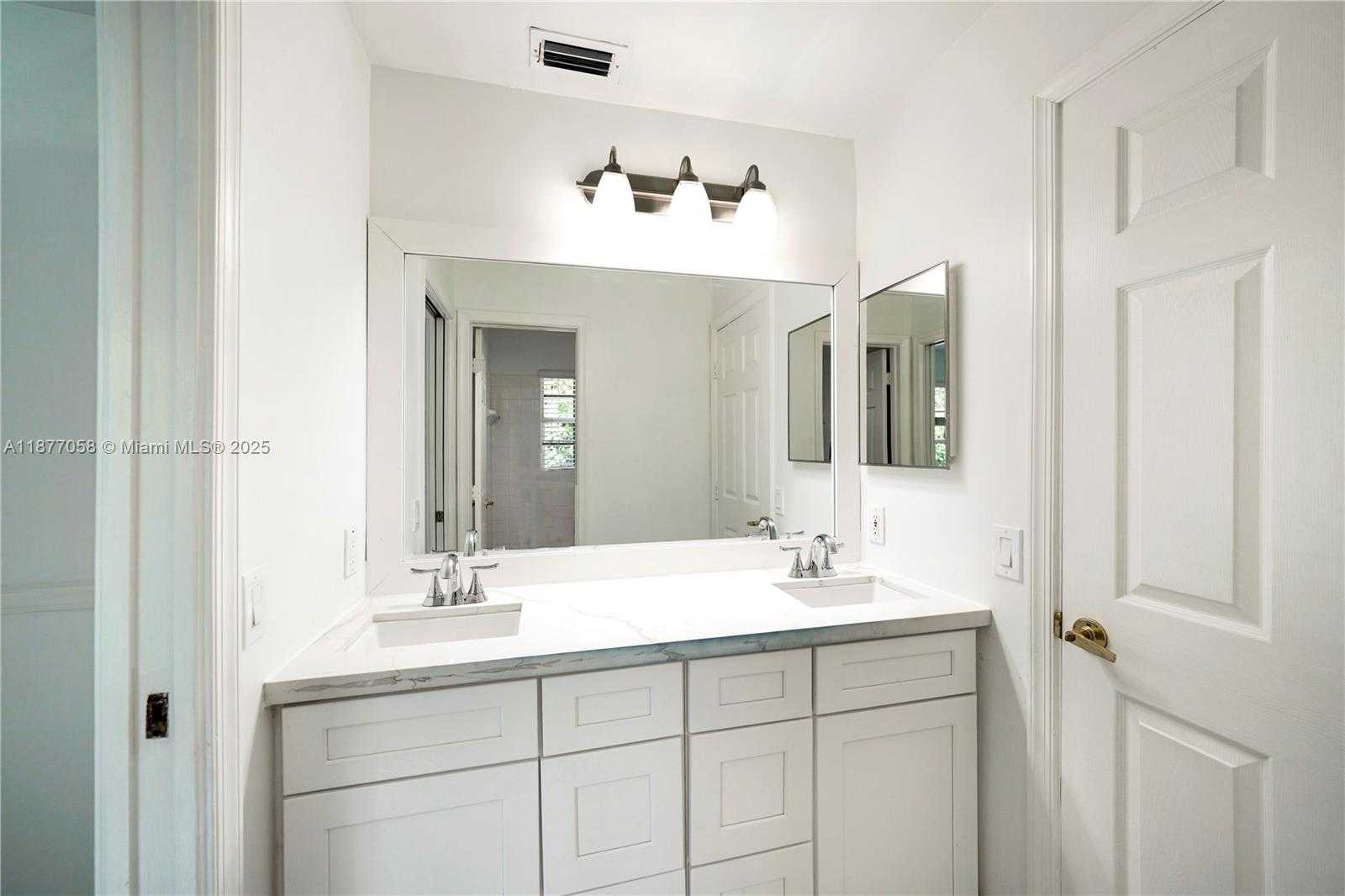 Small Image of 2527 JARDIN DR, Weston Number 30