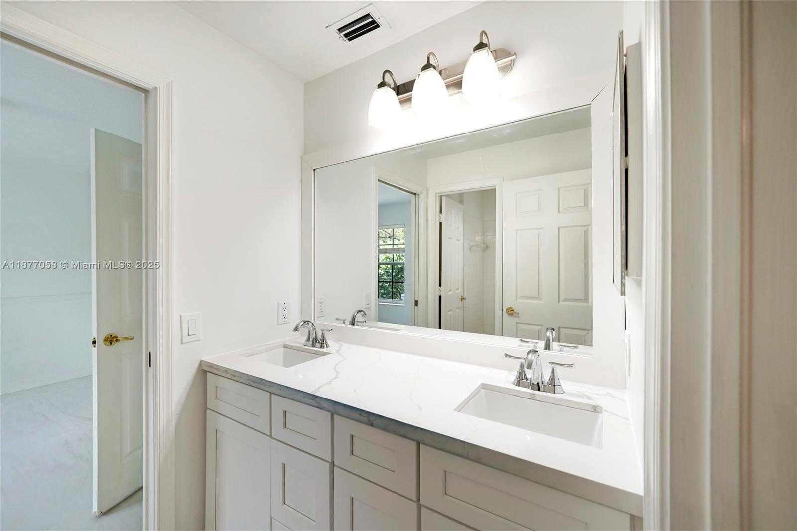 Small Image of 2527 JARDIN DR, Weston Number 31