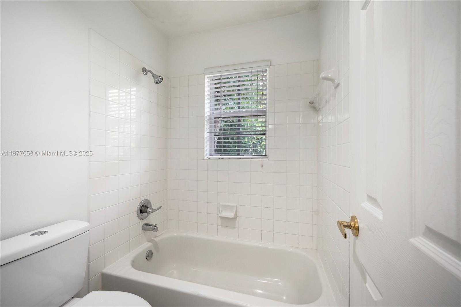 Small Image of 2527 JARDIN DR, Weston Number 33
