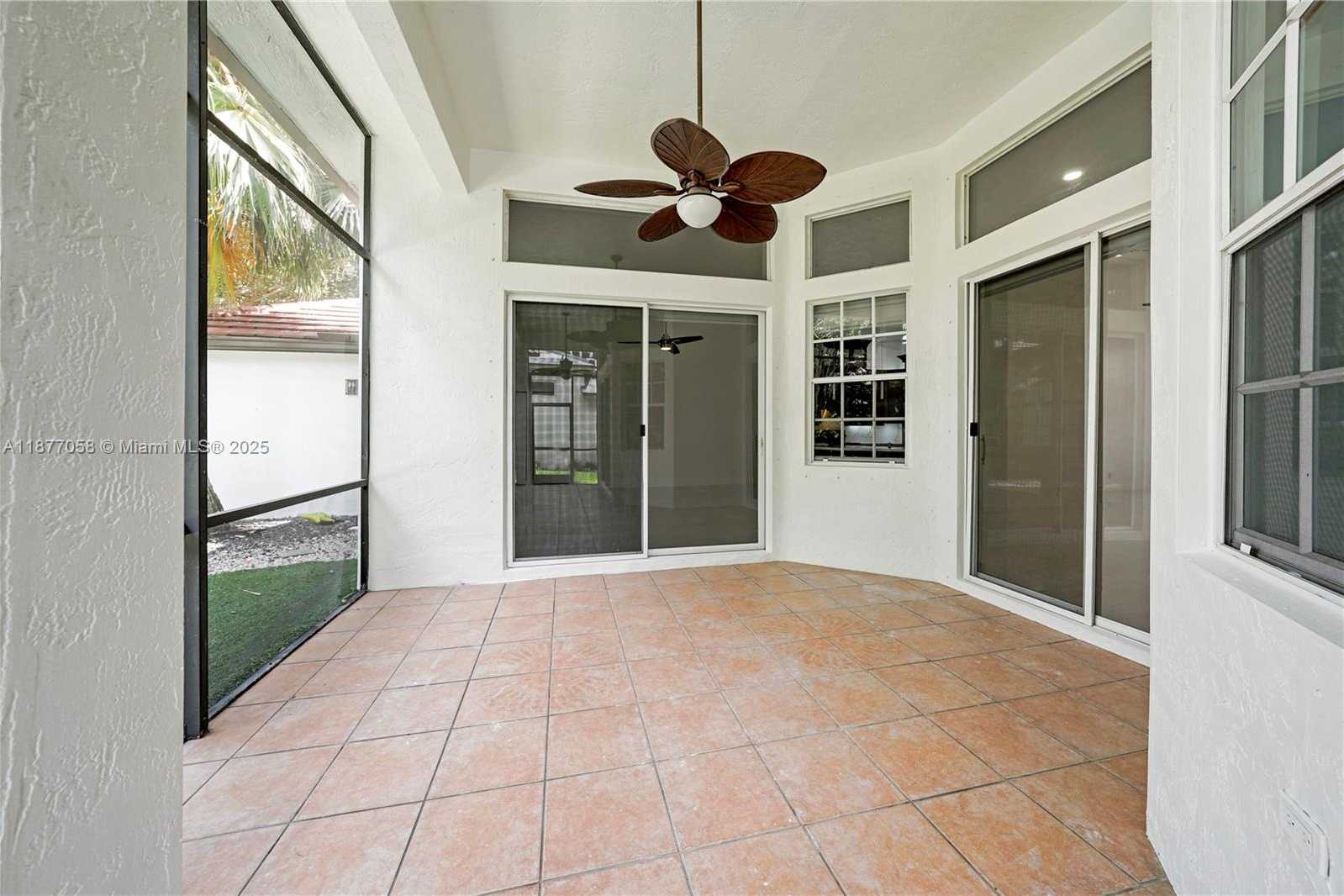 Small Image of 2527 JARDIN DR, Weston Number 38