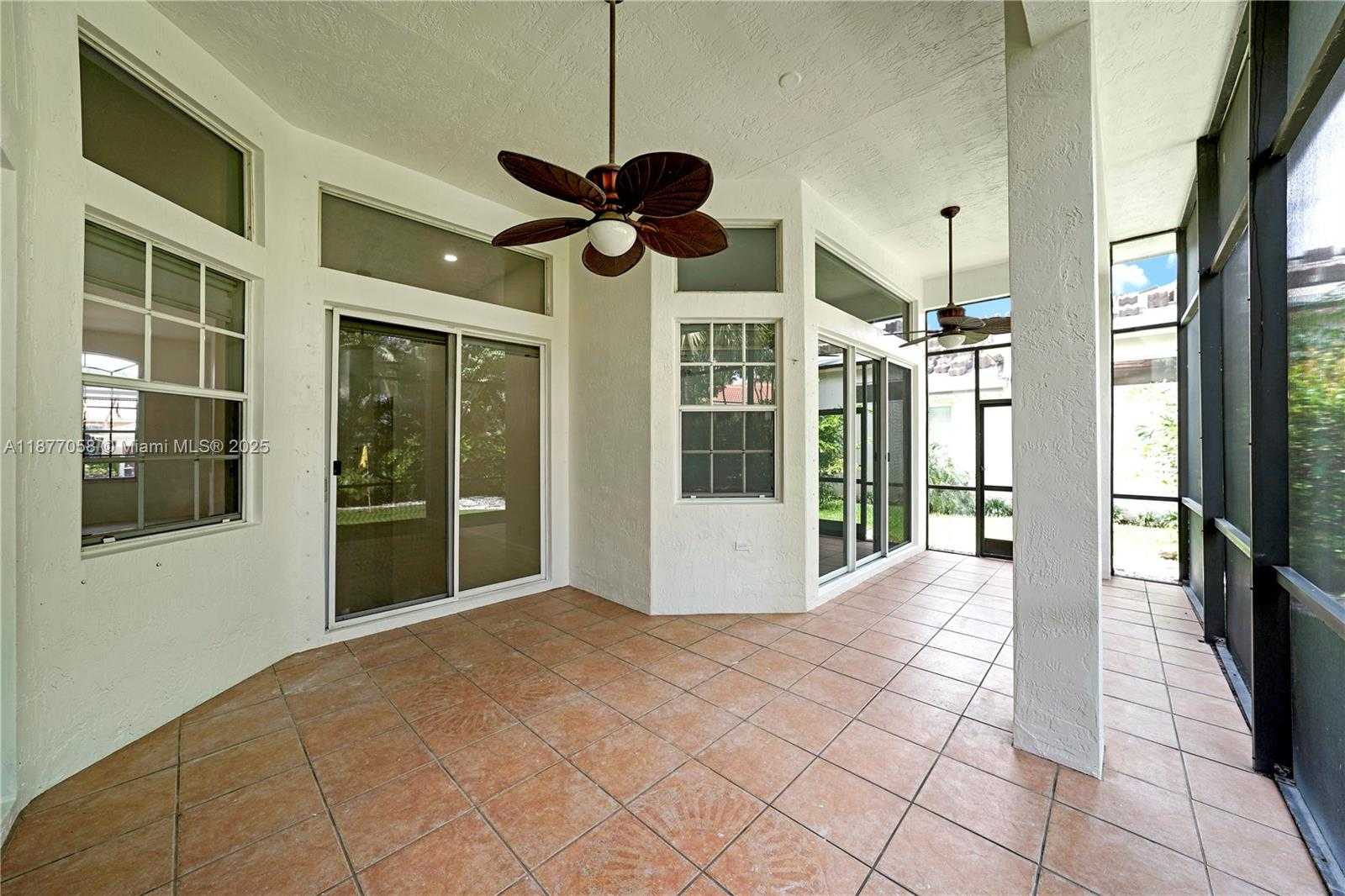 Small Image of 2527 JARDIN DR, Weston Number 39