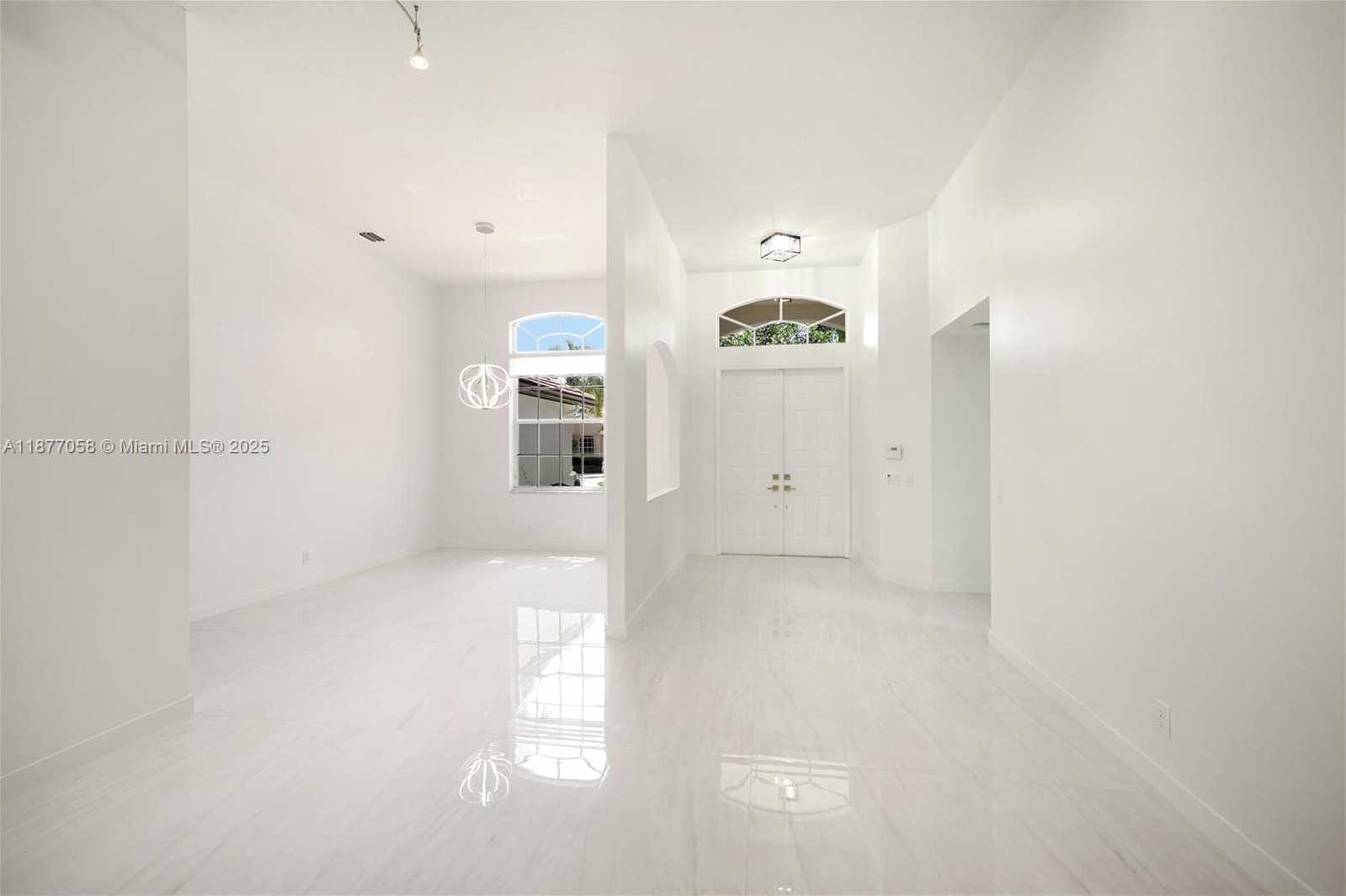 Small Image of 2527 JARDIN DR, Weston Number 4