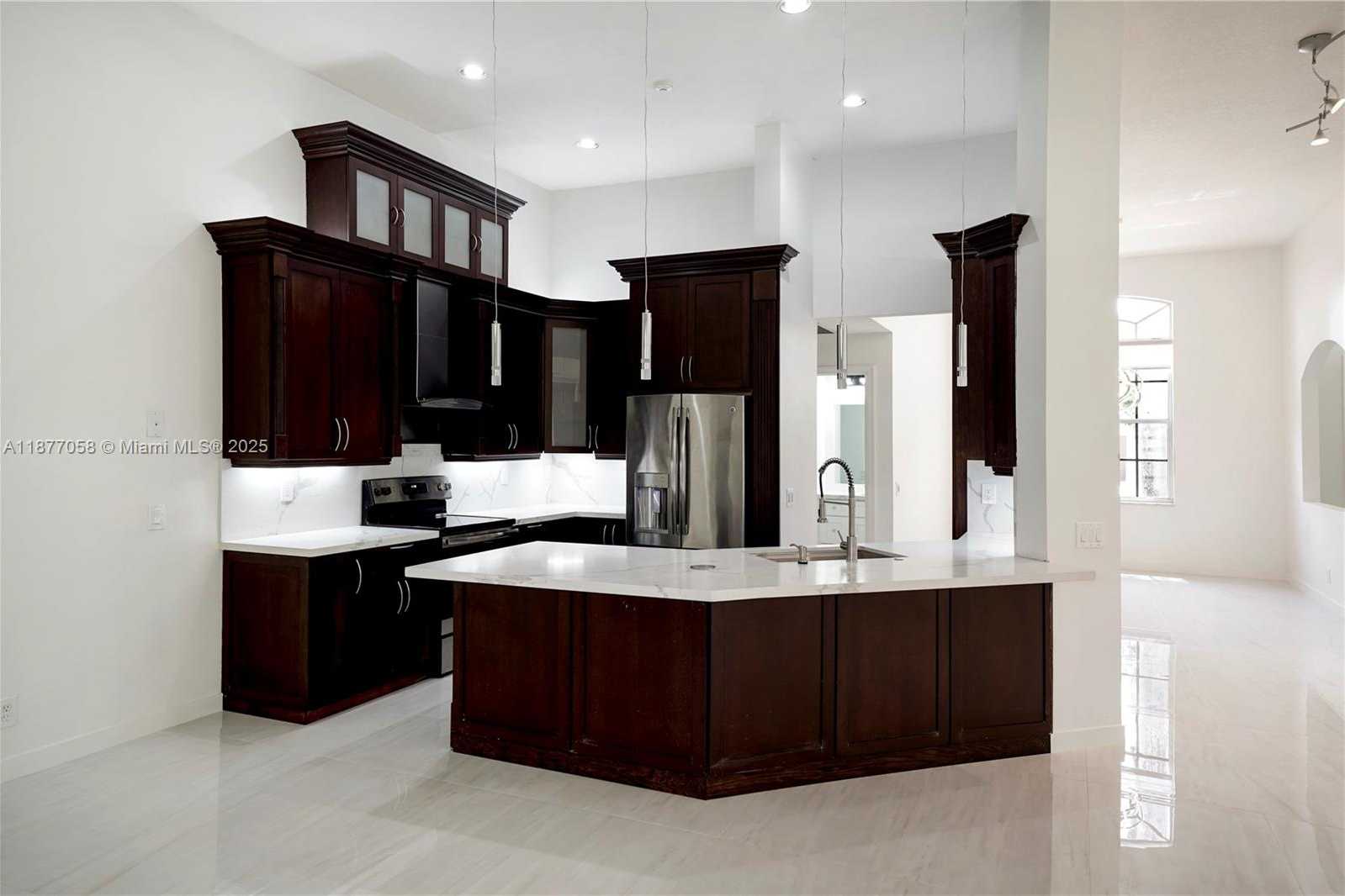 Small Image of 2527 JARDIN DR, Weston Number 7