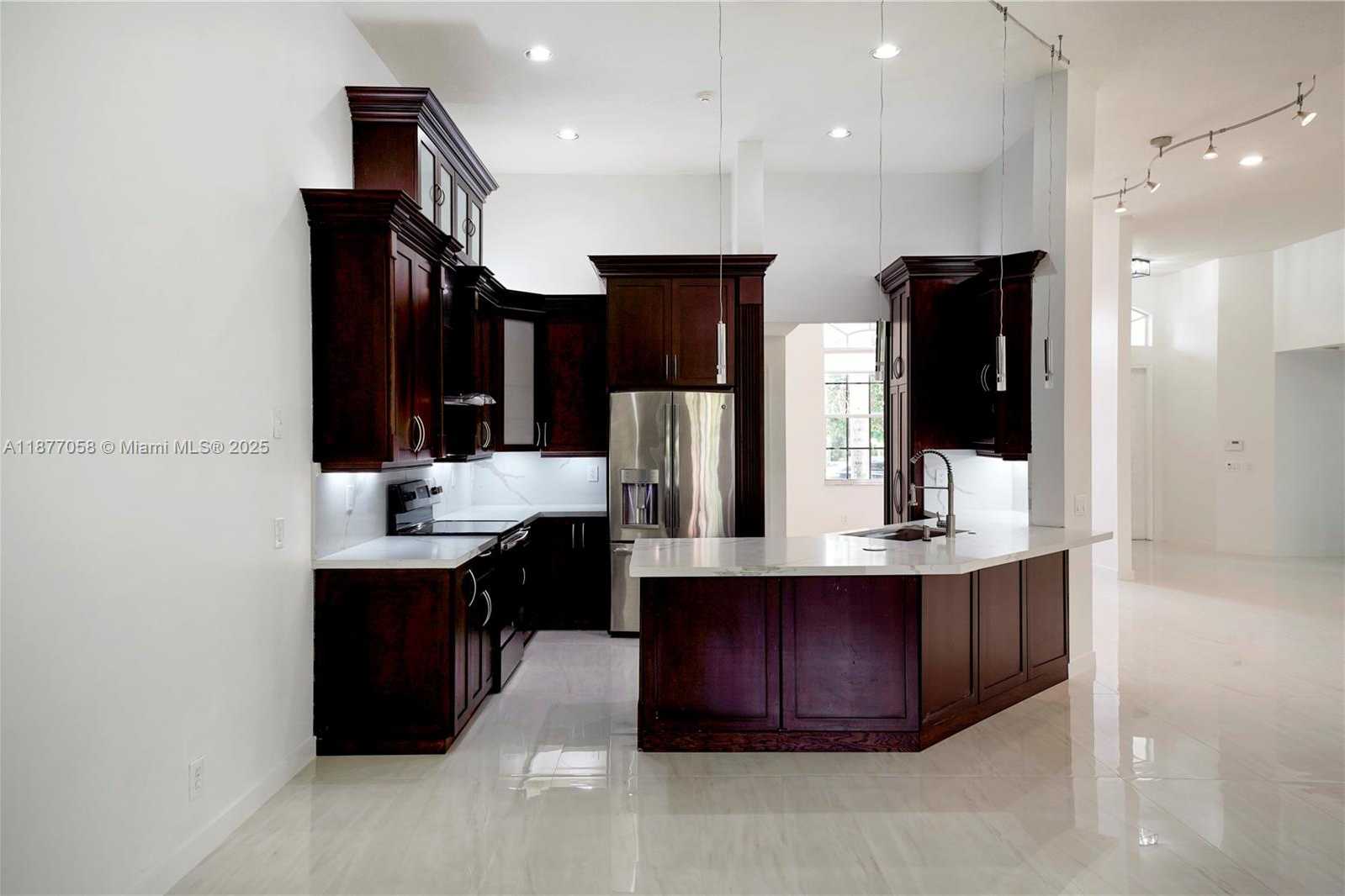 Small Image of 2527 JARDIN DR, Weston Number 8