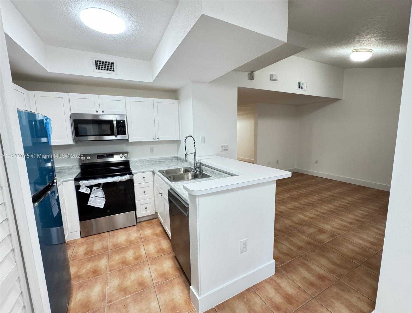 Small Image of 10170 SOUTH WEST 88TH ST #305, Miami Number 7