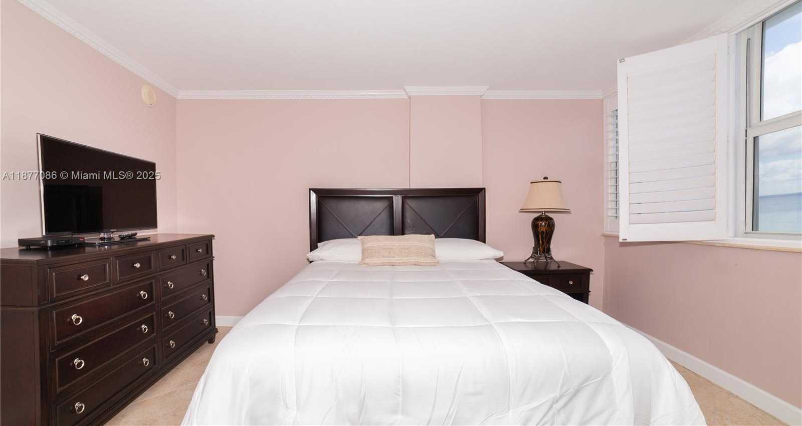 Small Image of 1904 SOUTH OCEAN DR #604, Hallandale Beach Number 12