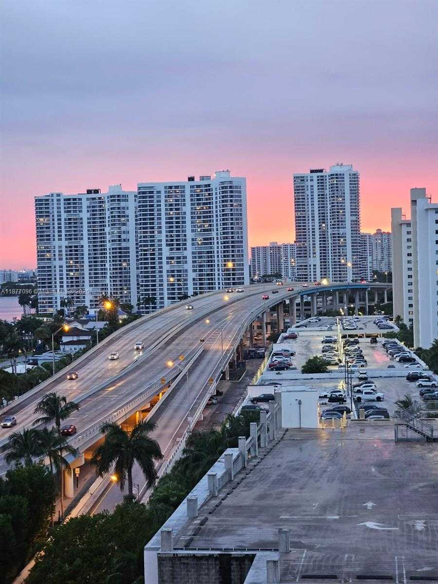 Small Image of 19201 COLLINS AVE #1036, Sunny Isles Beach Number 2