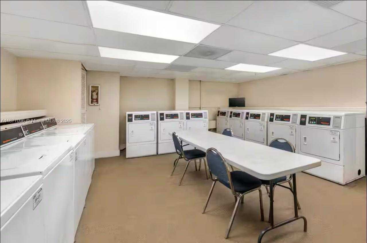 Small Image of 19201 COLLINS AVE #1036, Sunny Isles Beach Number 27